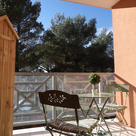Appartement T2 Dans Residence Avec Piscine Et Tennis Saint-Raphaël Exteriör bild