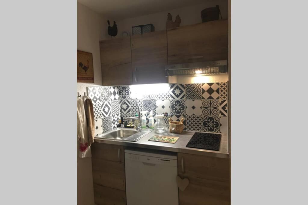 Appartement T2 Dans Residence Avec Piscine Et Tennis Saint-Raphaël Exteriör bild