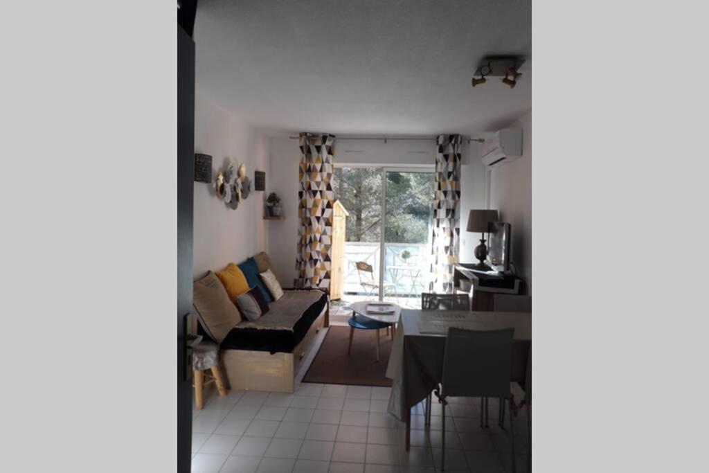 Appartement T2 Dans Residence Avec Piscine Et Tennis Saint-Raphaël Exteriör bild