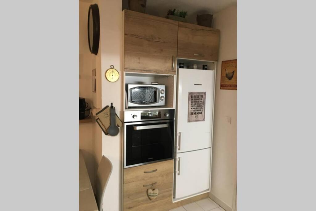 Appartement T2 Dans Residence Avec Piscine Et Tennis Saint-Raphaël Exteriör bild